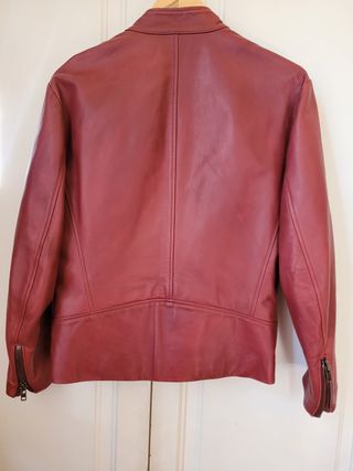 Chaqueta de piel roja