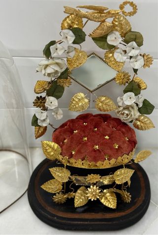 Fanal de cristal con adornos dorados