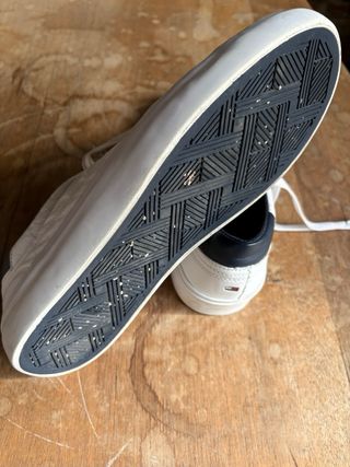 Sneakers Tommy Hilfiger bianche e nere