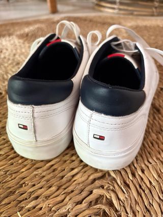 Sneakers Tommy Hilfiger bianche e nere