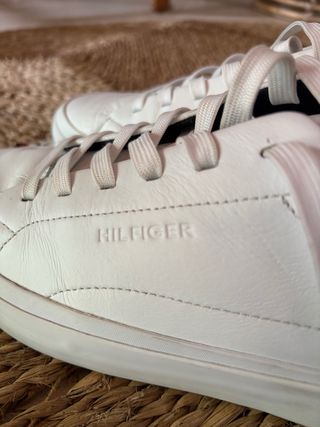 Sneakers Tommy Hilfiger bianche e nere