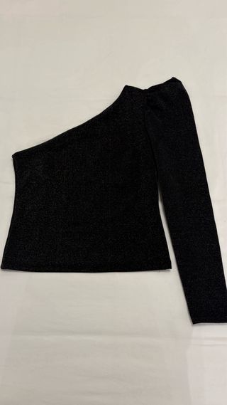 Top asimétrico con purpurina