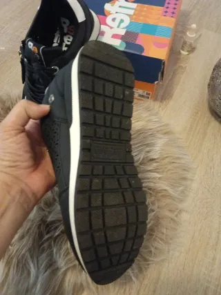 Zapatillas Refresh negras y blancas