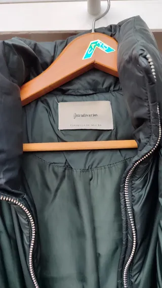 Plumífero verde Stradivarius