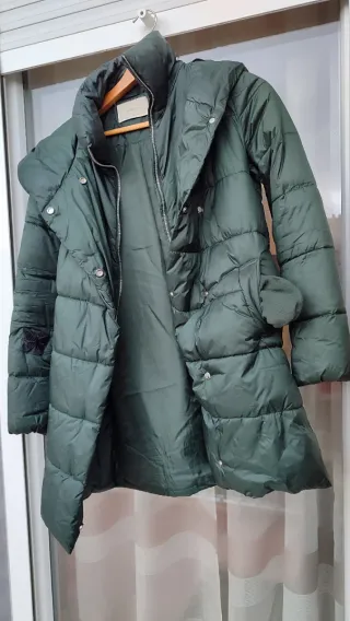 Plumífero verde Stradivarius