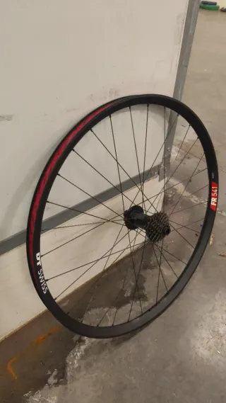 Rueda DT Swiss FR 471 29 con buje ethirteen