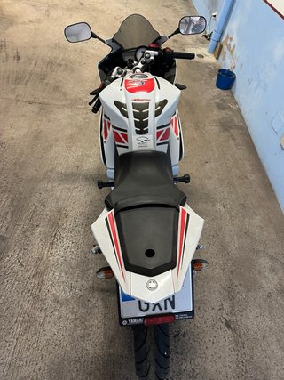 Yamaha R125 Deportiva Blanca y Roja