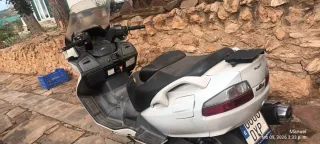 Maxi Scooter Gris y Blanca