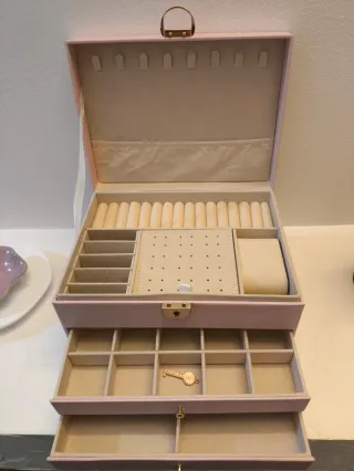 Portagioie grande rosa con cassetto