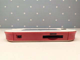 Nintendo 2DS Blanca Roja Para Piezas LEER ANUNCIO