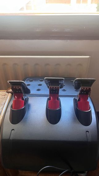 Pedales Logitech G27 en perfecto estado.