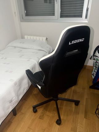 Silla Gamer LEGEND Negra y Blanca