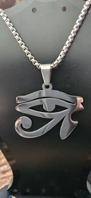 Colgante Ojo de Horus de acero inoxidable