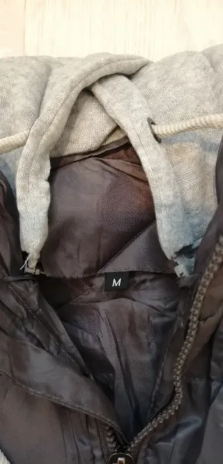 Chaqueta acolchada hombre con capucha