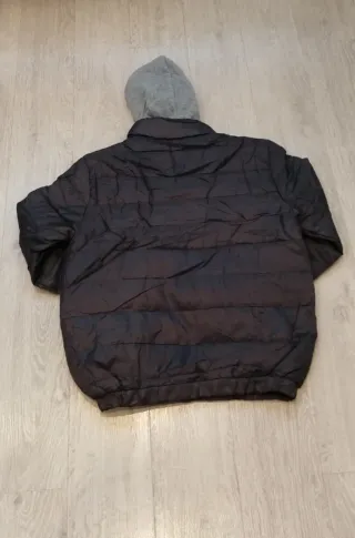 Chaqueta acolchada hombre con capucha