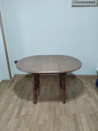 Mesa de comedor extensible de madera (roble claro)