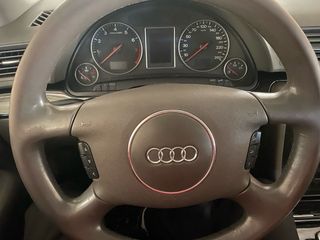 Audi A4 3.0 V6 220CV