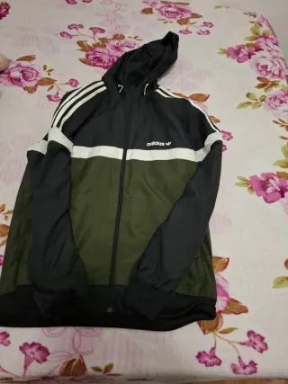 Chaqueta Adidas Reversible Negra y Verde