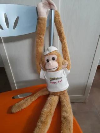 Mono de peluche colgante Gibraltar