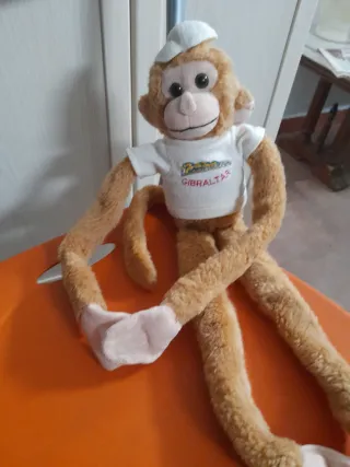 Mono de peluche colgante Gibraltar