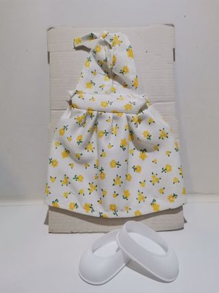 Vestido Muñeca Nancy Flores Amarillas con zapatos