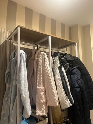 Perchero Roble y Blanco