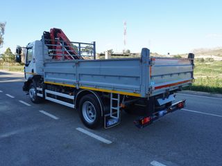 RENAULT MIDLUM D280 GRÚA PALFINGER