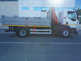 RENAULT MIDLUM D280 GRÚA PALFINGER