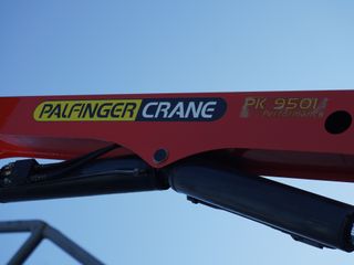 RENAULT MIDLUM D280 GRÚA PALFINGER