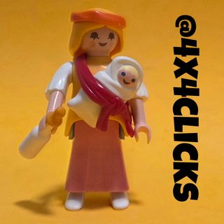 Playmobil Aldeana Madre con Bebé