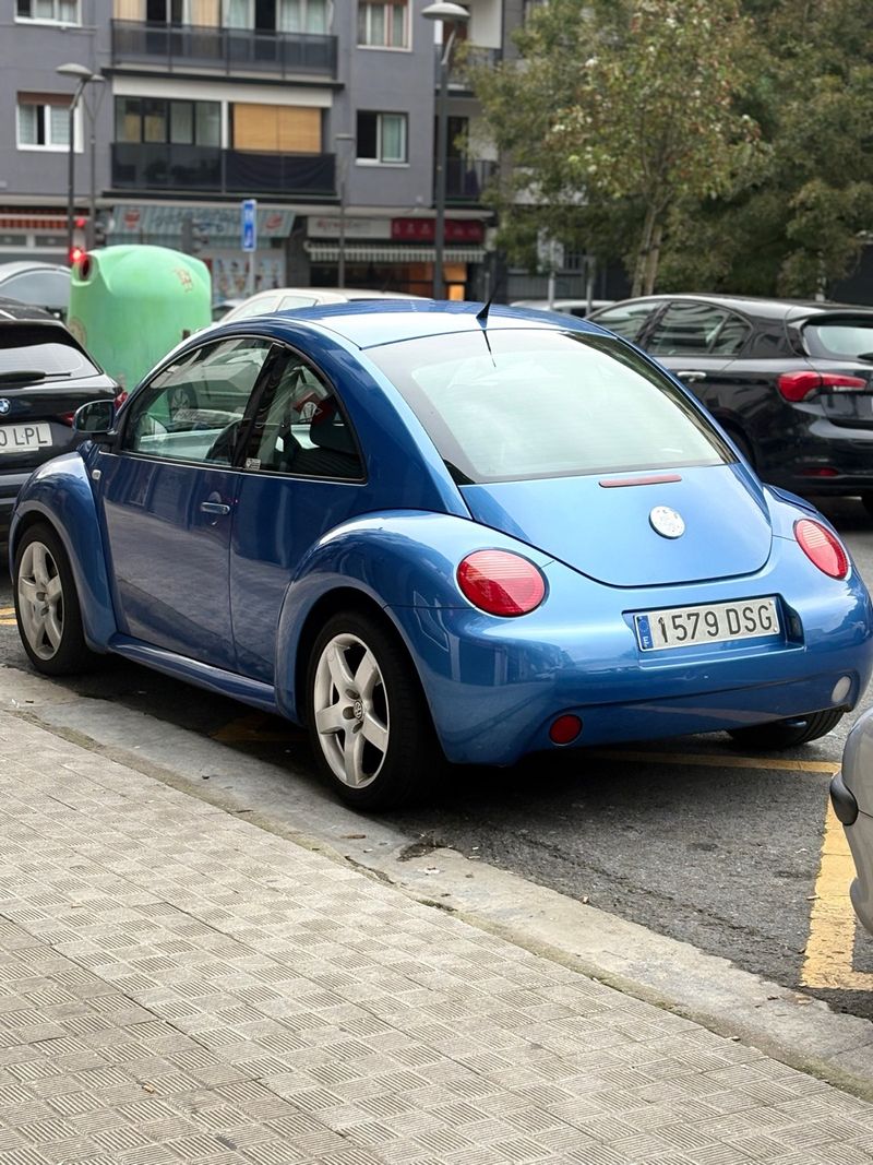 Volkswagen Beetle 2001 - foto 1