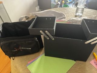 Neceser cofre maletin Max Factor Negro
