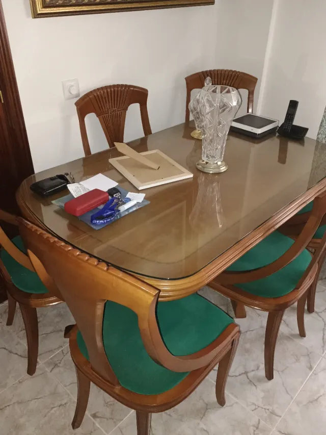 Sofá 3/2 plazas y mesa salón con 6 sillas