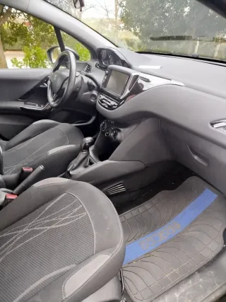 Peugeot 208 2013