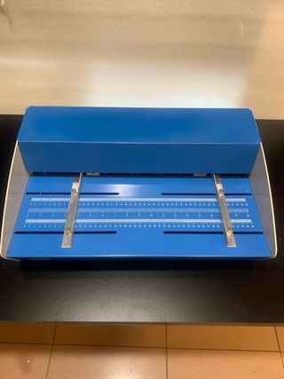Máquina Plegadora Azul