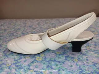 Zapatos charol beige piel T.36