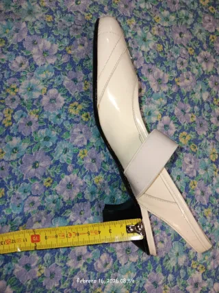 Zapatos charol beige piel T.36