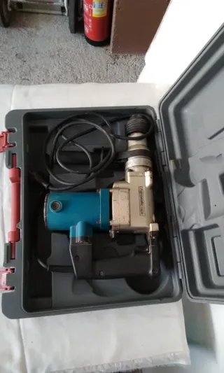 Martillo Percutor y Taladro