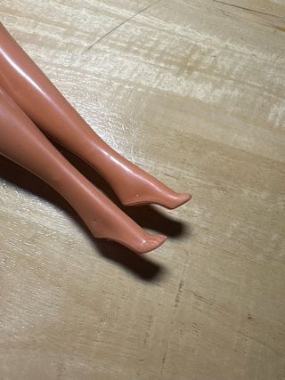 Barbie vintage con reroot e vestito De La Renta