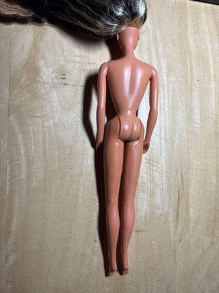 Barbie vintage con reroot e vestito De La Renta