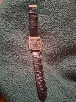 Reloj Lorus Negro y Plateado