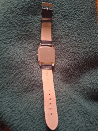 Reloj Lorus Negro y Plateado