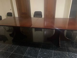 Mesa de madera salón/reuniones