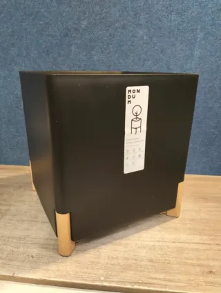 Maceta Negra Mondum con Riego y Patas