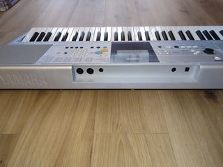 Yamaha PSR-E323 Teclado