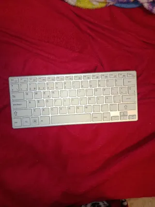 Teclado Inalámbrico W plata y blanco