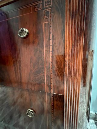 Mueble zapatero de madera con espejo