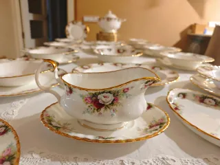 Vajilla Inglesa Royal Albert Celebratión,Oro Nueva