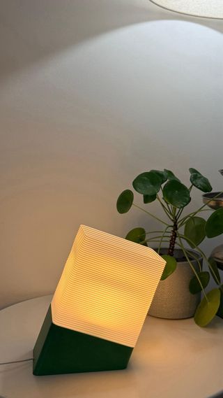 Candeeiro de Mesa Design Minimalista