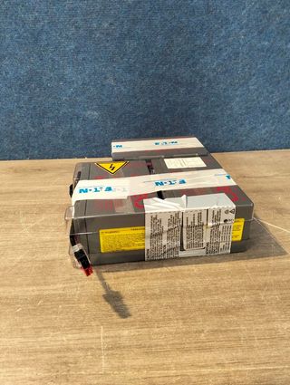 3 Baterías Eaton 5P1550I - Torre